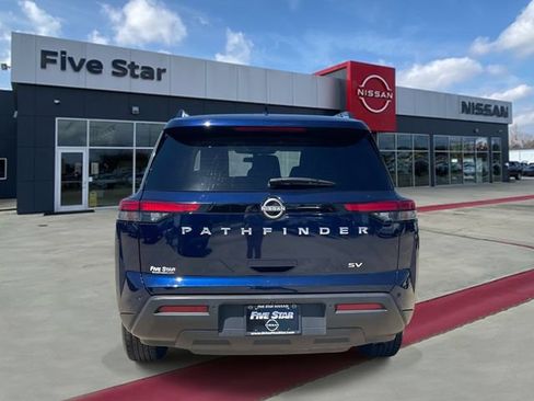 Used 2024 Nissan Pathfinder SV FWD image 5