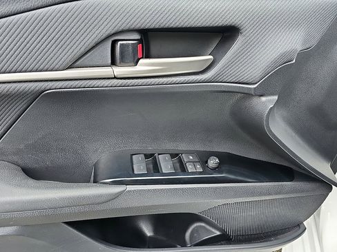 Used 2025 Toyota Camry SE image 13