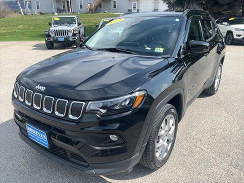 Certified 2022 Jeep Compass Latitude image 2