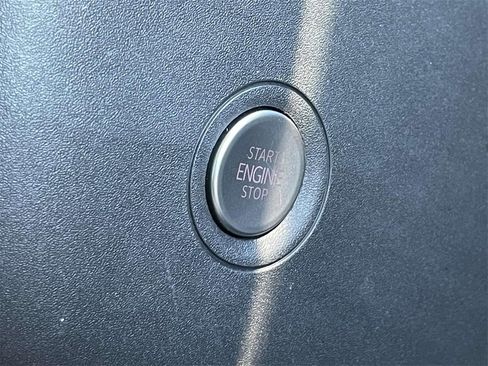 Used 2023 Volkswagen ID.4 Pro image 30