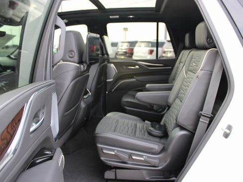 Used 2023 Cadillac Escalade Sport Platinum image 15