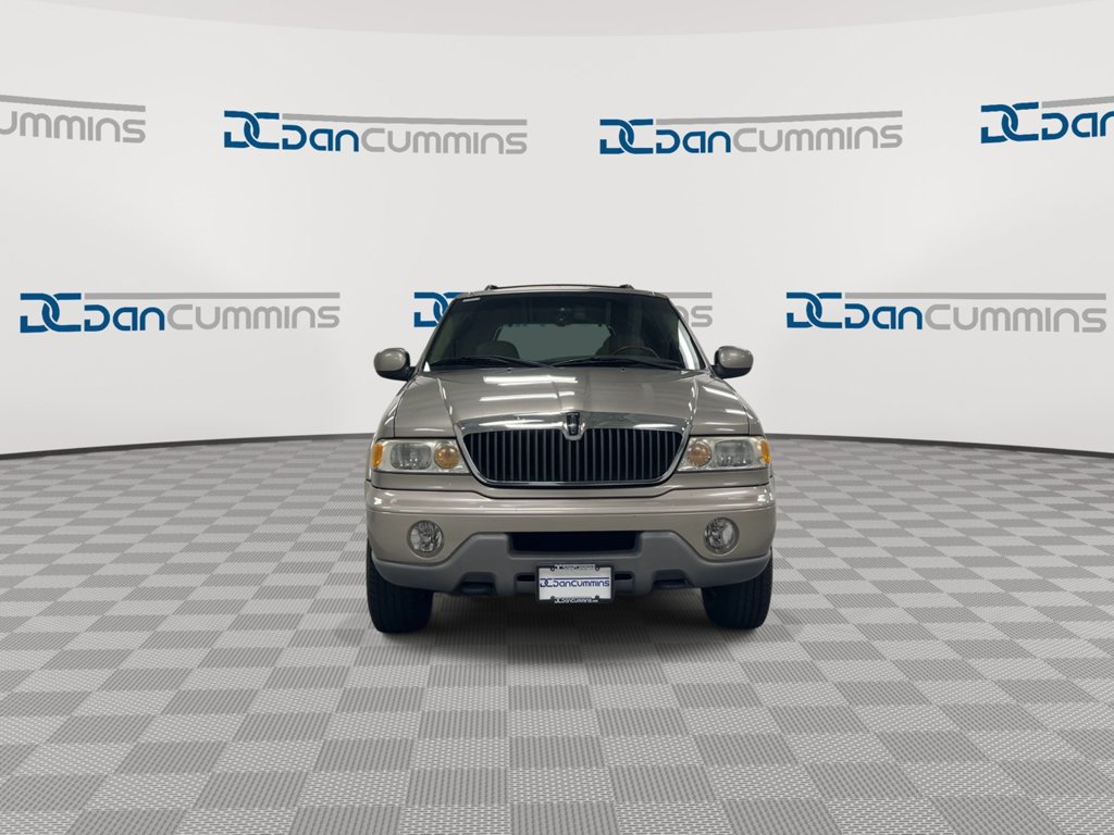 Used 2001 Lincoln Navigator 4WD image 3