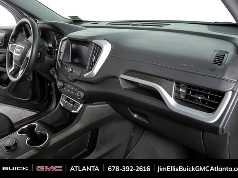 Used 2024 GMC Terrain SLE image 21