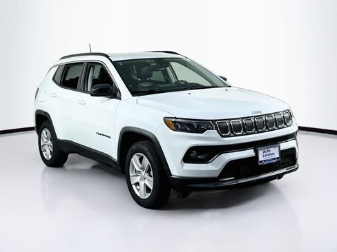 Used 2022 Jeep Compass Latitude w/ Convenience Group AWD/4WD image 3