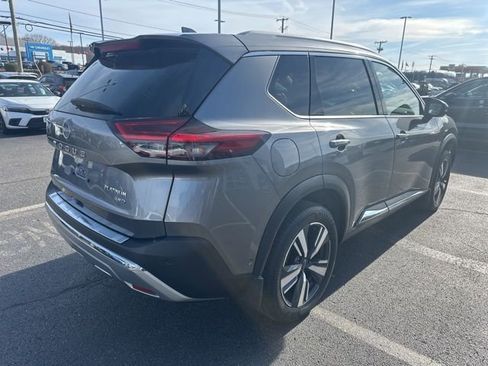 Used 2023 Nissan Rogue Platinum image 4