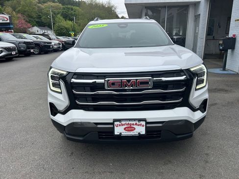 Used 2025 GMC Terrain Elevation w/ Elevation Premium Package AWD/4WD image 3