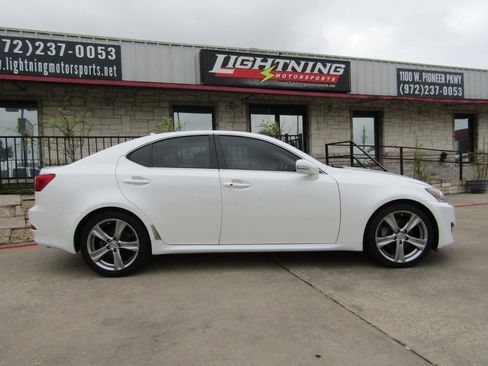 Used 2012 Lexus IS 250 w/ Premium Pkg Value Edition RWD image 5