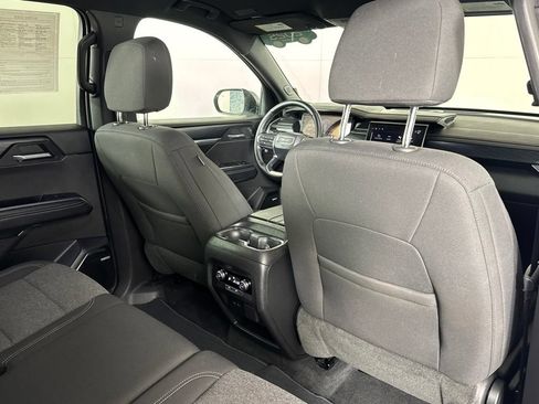Certified 2025 GMC Acadia Elevation AWD/4WD image 36