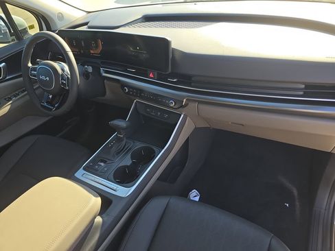 New 2026 Kia Carnival FWD image 11