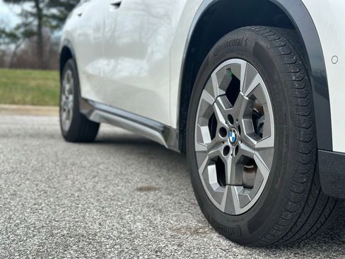 Certified 2023 BMW X1 xDrive28i w/ Premium Package image 9