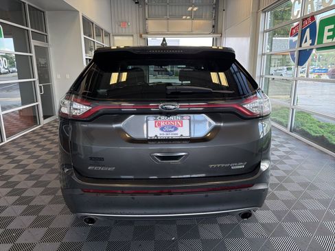 Used 2018 Ford Edge Titanium w/ Equipment Group 301A FWD image 5