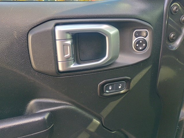 Used 2020 Jeep Wrangler Sport AWD/4WD image 18