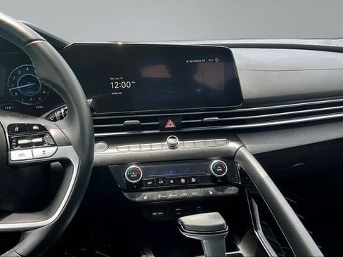 Used 2025 Hyundai Elantra SEL FWD image 9