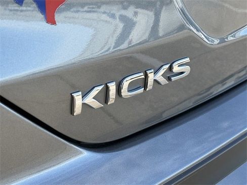 Used 2024 Nissan Kicks S image 10