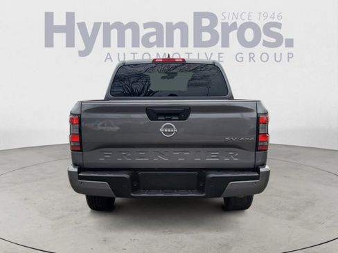 Used 2022 Nissan Frontier SV w/ Technology Package AWD/4WD image 4