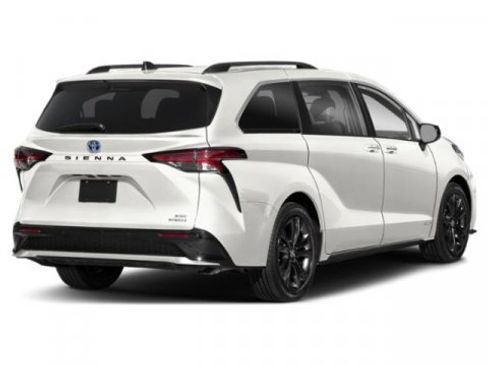 New 2026 Toyota Sienna XSE image 3