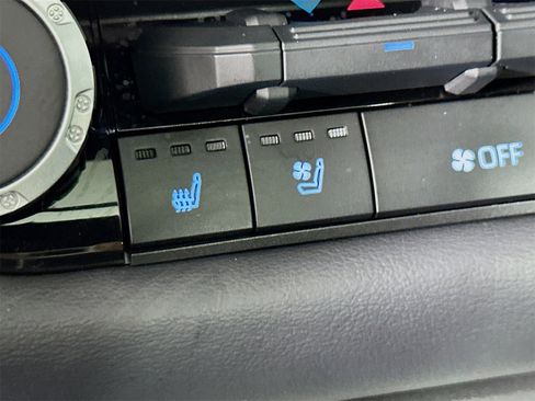 Used 2024 Toyota Tundra Platinum image 20