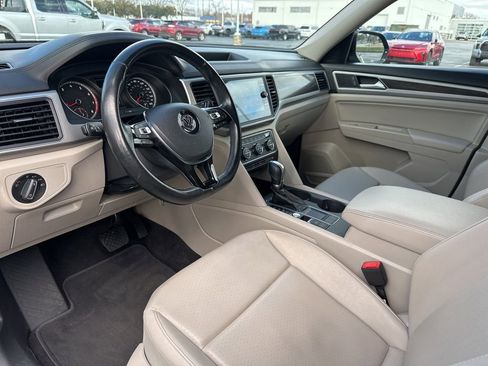 Used 2018 Volkswagen Atlas SE image 25