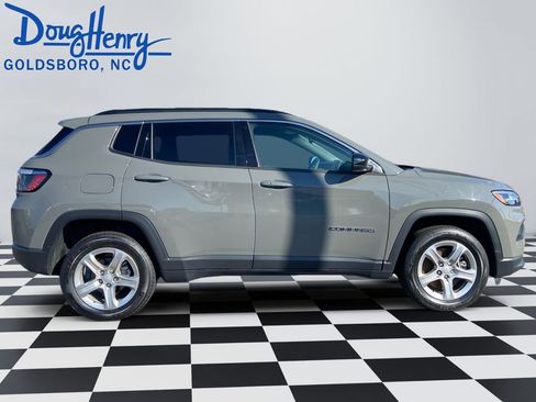 Used 2024 Jeep Compass Latitude image 6