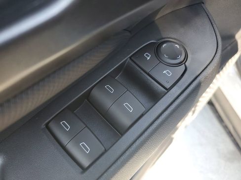 New 2026 Chevrolet Equinox EV LT image 19