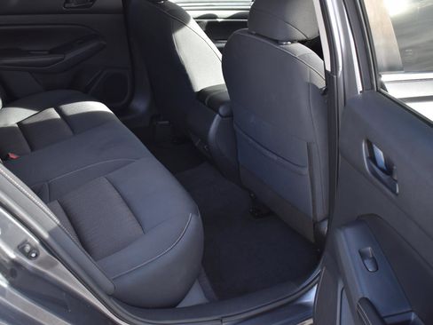 Used 2024 Nissan Altima 2.5 SV image 17