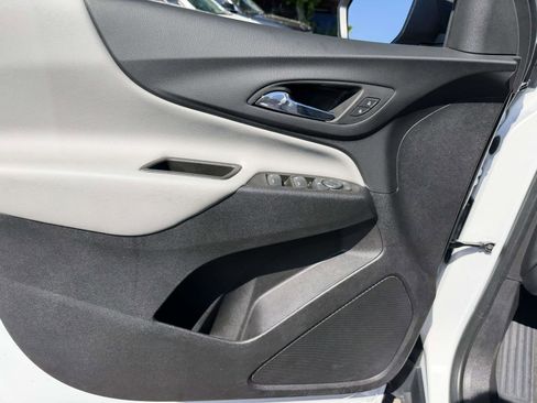 Certified 2023 Chevrolet Equinox LS w/ LS Convenience Package FWD image 17