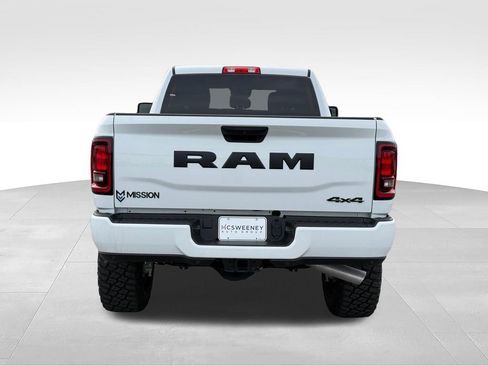 New 2025 RAM 2500 Big Horn AWD/4WD image 4