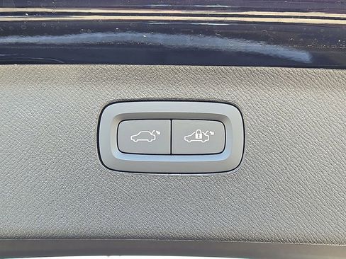 New 2026 Volvo XC90 B6 Ultra w/ Protection Package Premier AWD/4WD image 14