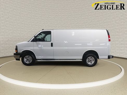 Used 2024 GMC Savana 2500 w/ Driver Convenience Package image 8