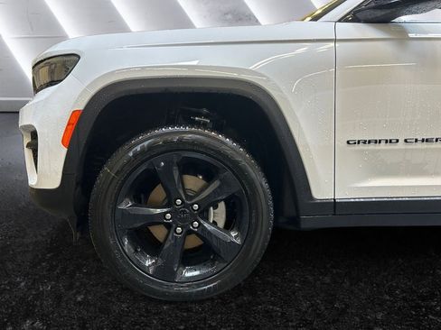 New 2025 Jeep Grand Cherokee Altitude AWD/4WD image 15