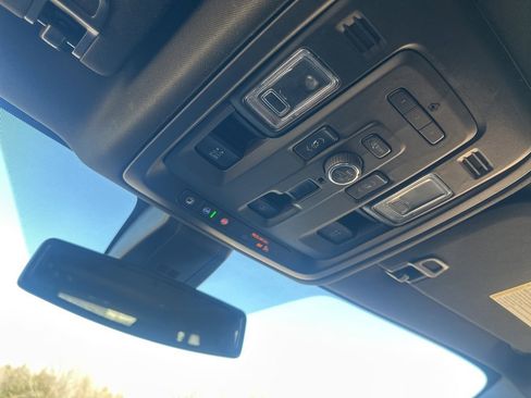 Used 2022 GMC Yukon XL Denali image 29