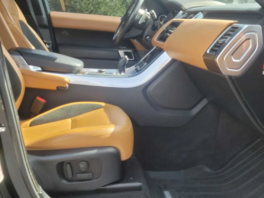 Used 2018 Land Rover Range Rover Sport Supercharged AWD/4WD image 30