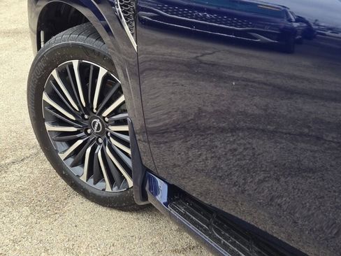 Used 2025 Nissan Armada Platinum Reserve image 19