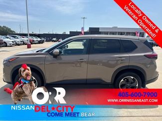 Used 2025 Nissan Rogue SV FWD video 2
