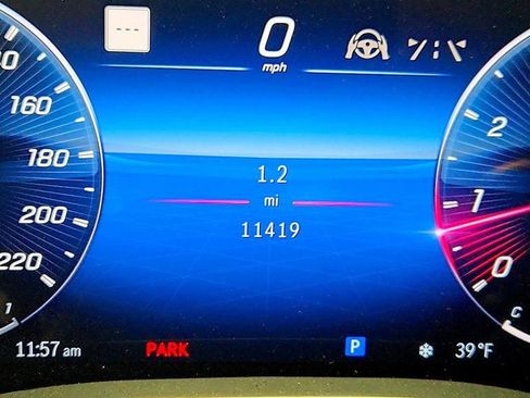 Used 2022 Mercedes-Benz SL 63 AMG 4MATIC w/ Driver Assistance Package image 14