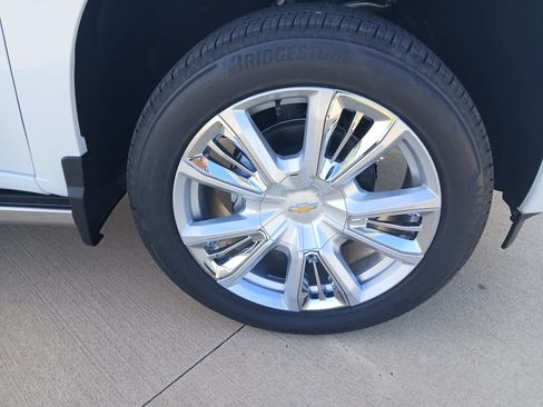 New 2026 Chevrolet Silverado 1500 High Country w/ High Country Premium Package AWD/4WD image 42