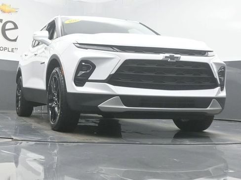 Used 2024 Chevrolet Blazer LT w/ Sound & Technology Package AWD/4WD image 3