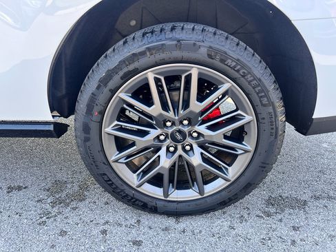 New 2025 Ford Expedition Platinum w/ Stealth Performance Package image 22