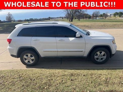 Used 2011 Jeep Grand Cherokee Laredo w/ Trailer Tow Group image 2