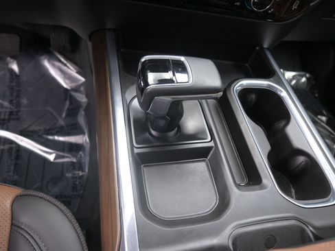 Used 2024 Chevrolet Silverado 1500 High Country w/ High Country Premium Package image 15