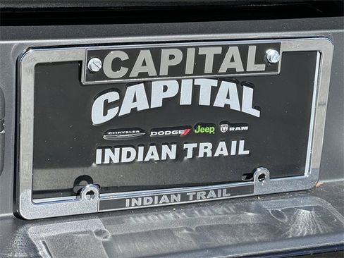 Used 2023 Jeep Gladiator Overland image 39