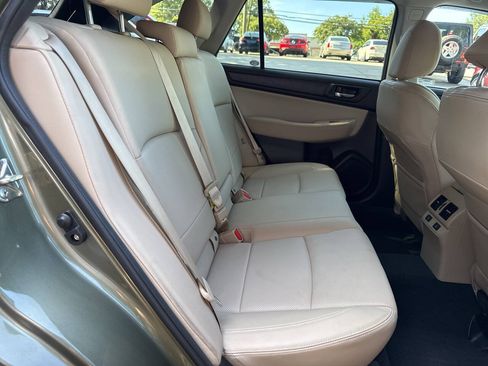 Used 2017 Subaru Outback 2.5i Limited AWD/4WD image 14