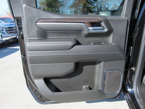 Used 2024 GMC Sierra 1500 Elevation image 23