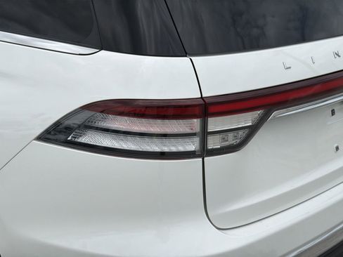 Used 2022 Lincoln Aviator Reserve w/ Equipment Group 201A RWD image 7