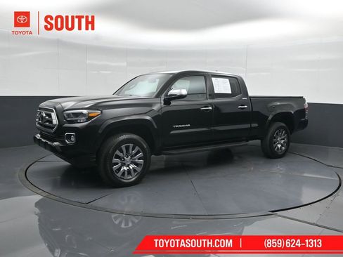Used 2023 Toyota Tacoma Limited image 7