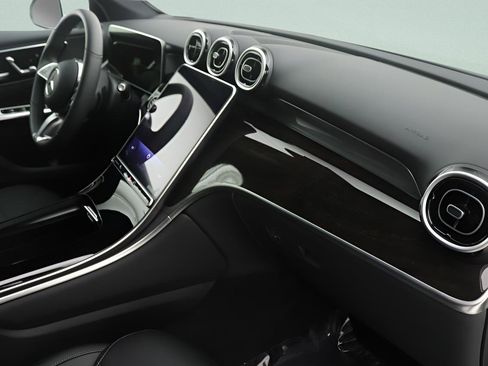 Used 2026 Mercedes-Benz GLC 300 image 22