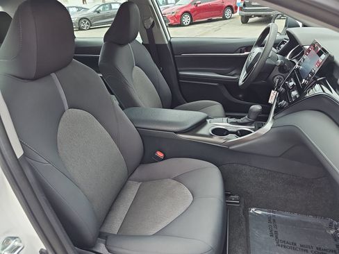 Used 2023 Toyota Camry LE FWD image 10