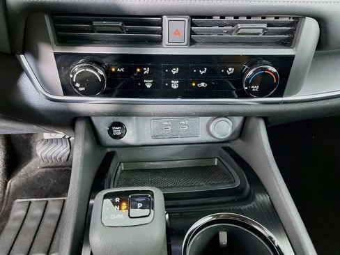 Used 2024 Nissan Rogue S AWD/4WD image 22