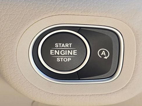 Certified 2025 Mercedes-Benz GLS 450 4MATIC image 38