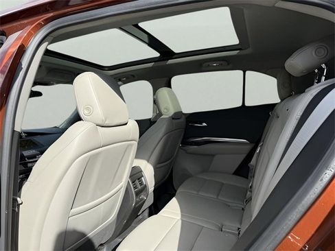 Used 2019 Cadillac XT4 Luxury w/ Cold Weather Package image 19